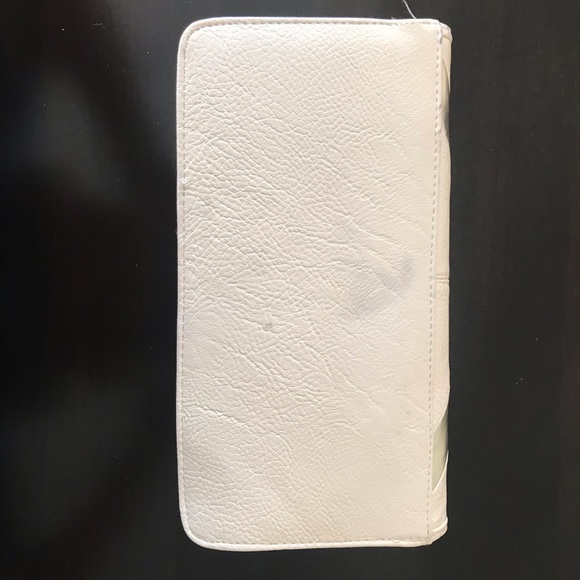 Beige clutch with gold metallic stripes - Picture 4 of 7